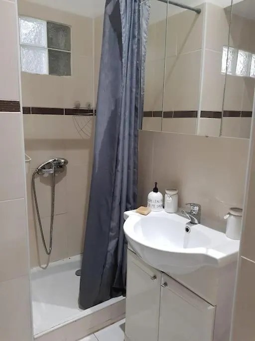 Cosy 3 Pieces Proche Mer Nice 0*,  France
